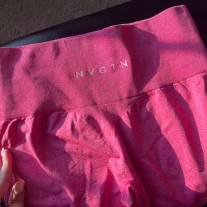 NVGTN Fuchsia Contour Seamless Leggings - Medium